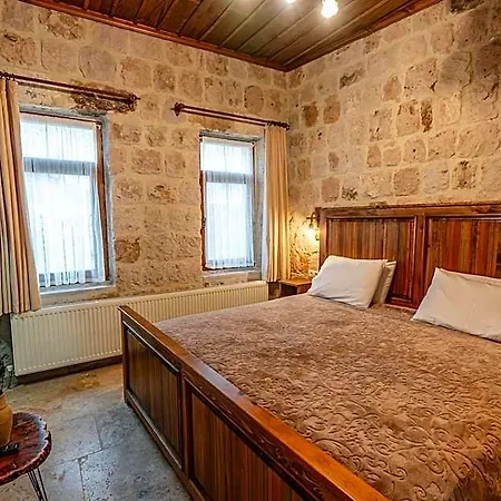 Belenus Cave House Hotel *