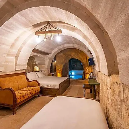 Belenus Cave House Hotel *