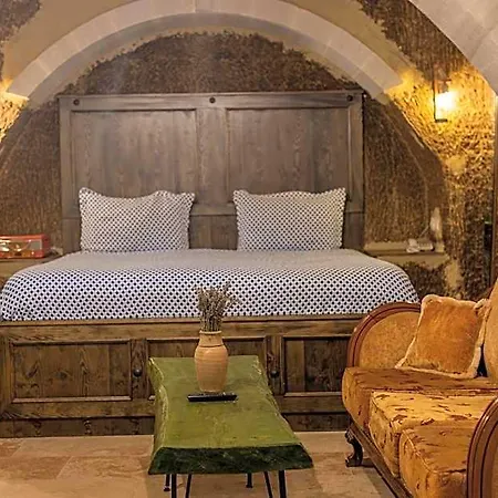 Belenus Cave House Hotel *