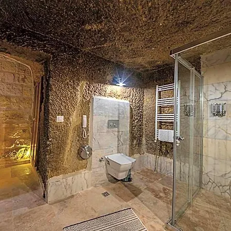 Belenus Cave House Hotel *